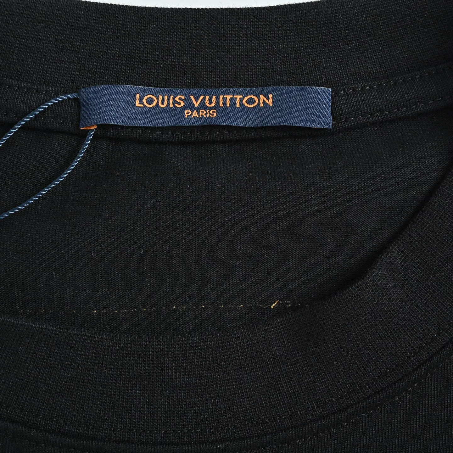 Louis Vuitton/ T